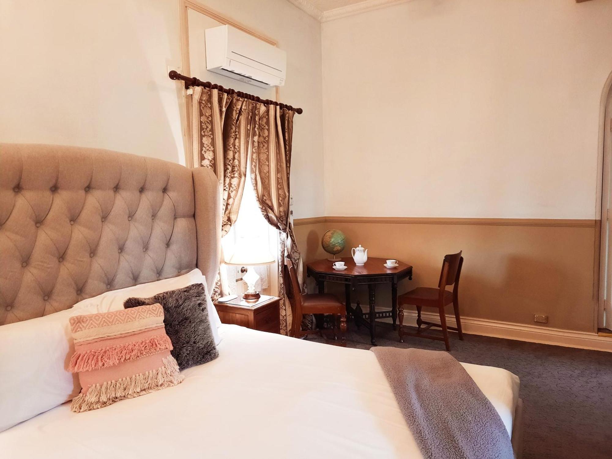 Abbey Boutique Hotel Adults Only Warwick Room photo